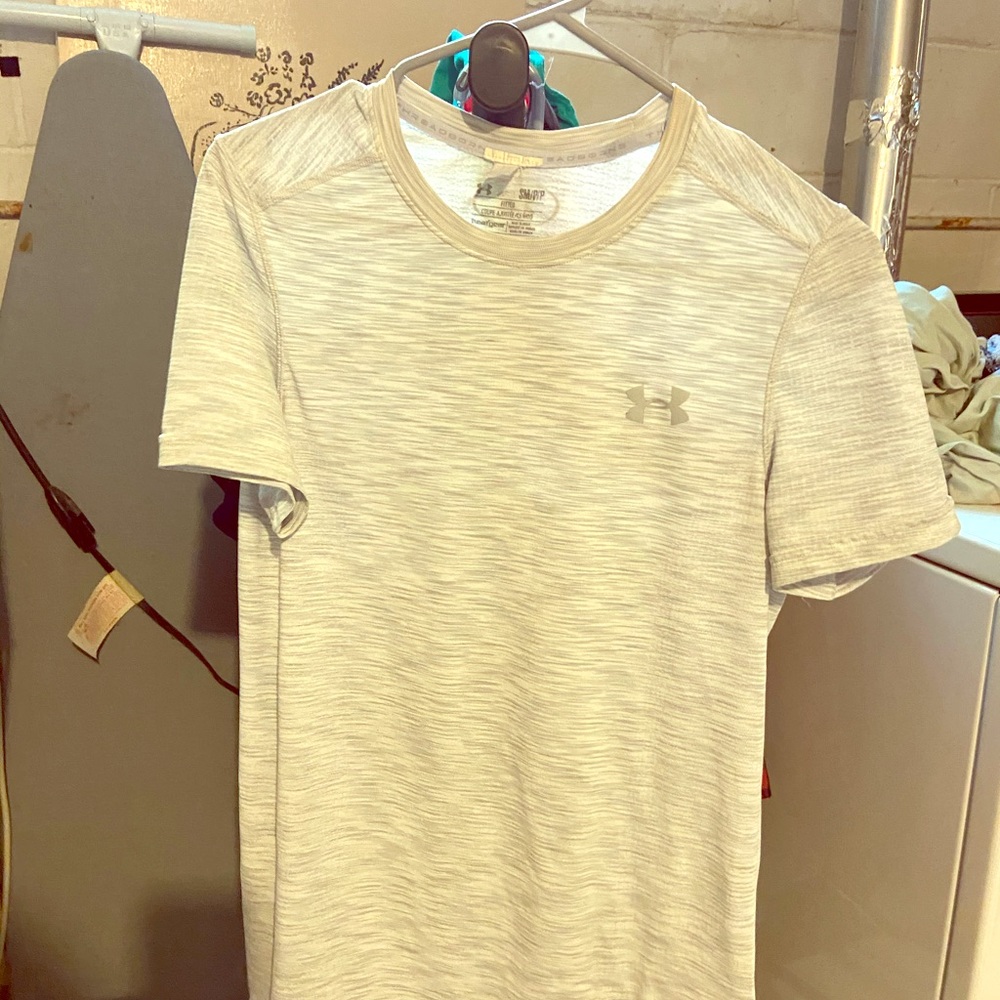 Under Armour T shirt